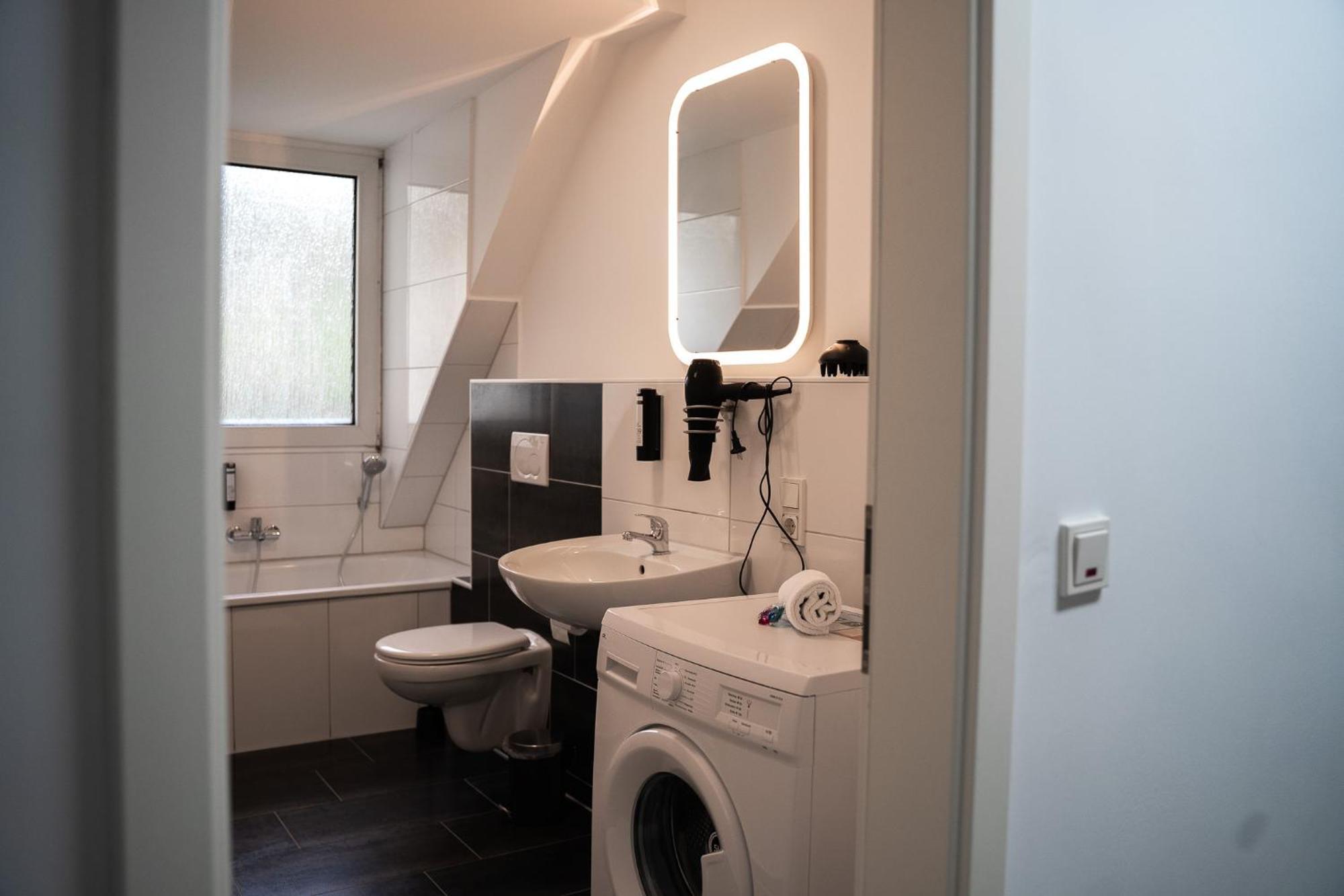 Ferienwohnungen Im Stadtzentrum -Junik Apartments Krefeld Bagian luar foto